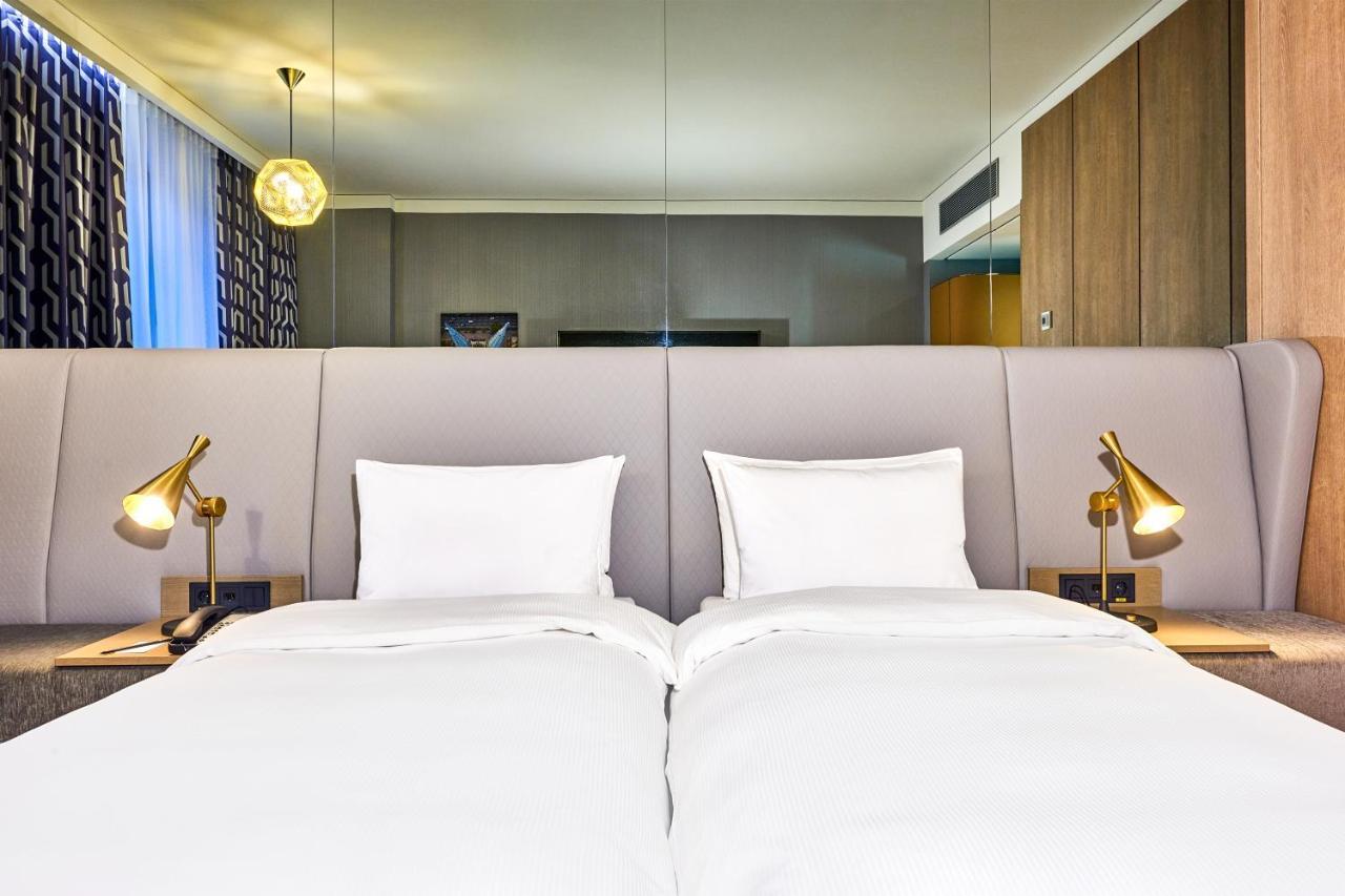 Radisson Blu Hotel, Kyiv City Centre מראה חיצוני תמונה