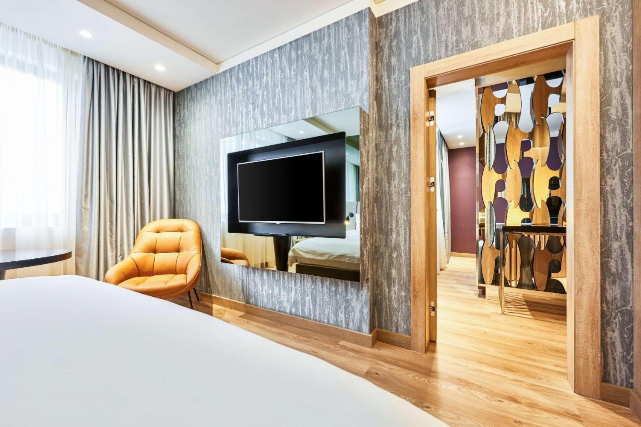 Radisson Blu Hotel, Kyiv City Centre מראה חיצוני תמונה