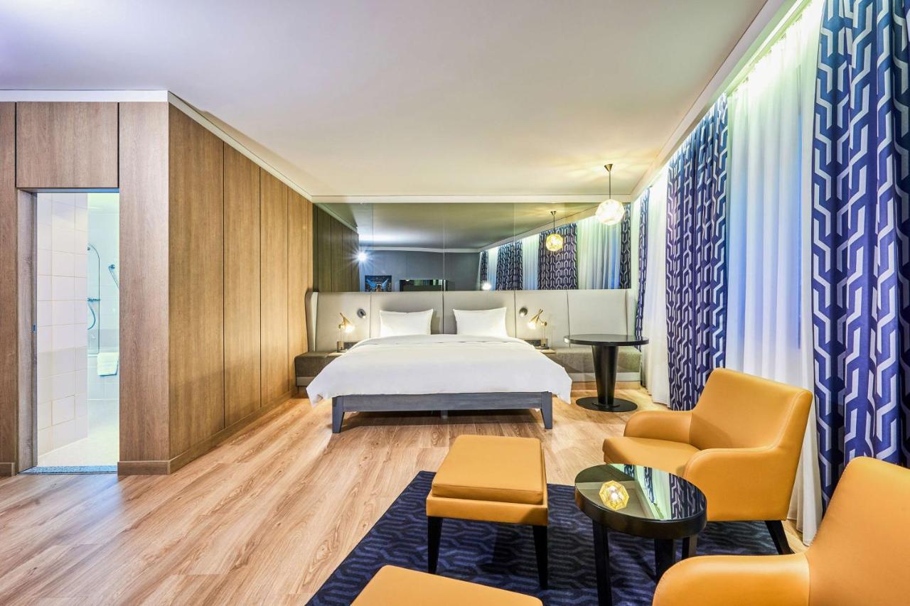 Radisson Blu Hotel, Kyiv City Centre מראה חיצוני תמונה